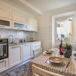 https://sanzanobi-suite-hosted-by-sweetstay.it-tuscanyhotel.com